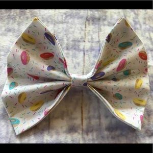 Donuts bow